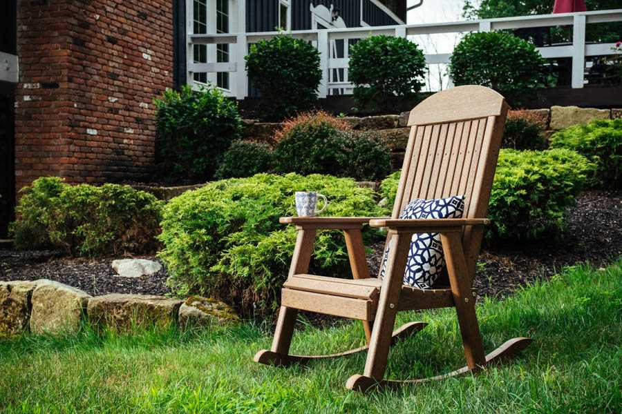 Poly Porch Rocker (Antique Mahogany